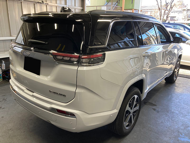 令和７年コマンダーのカーフィルム施工後の右後ろ
